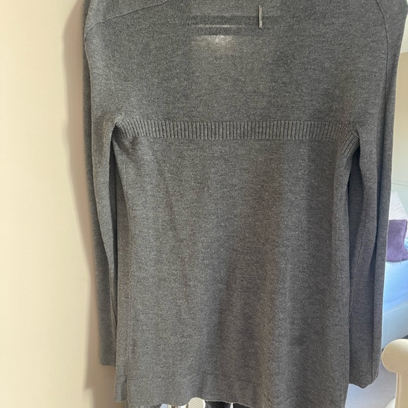 Lululemon size 4 wrap - Picture 2 of 4